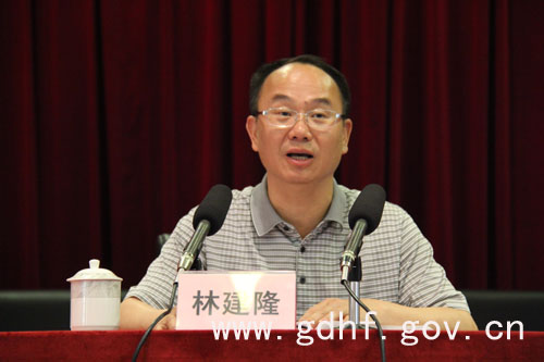 县委副书记,政法委书记林建隆传达市委常委(扩大)会议和市委带学督学