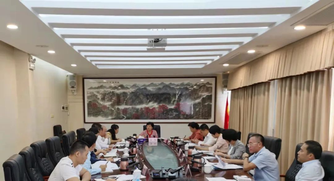 市政府召开举办汕尾养老产业发展大会暨“冬养汕尾”养老服务高峰论坛筹备工作会议