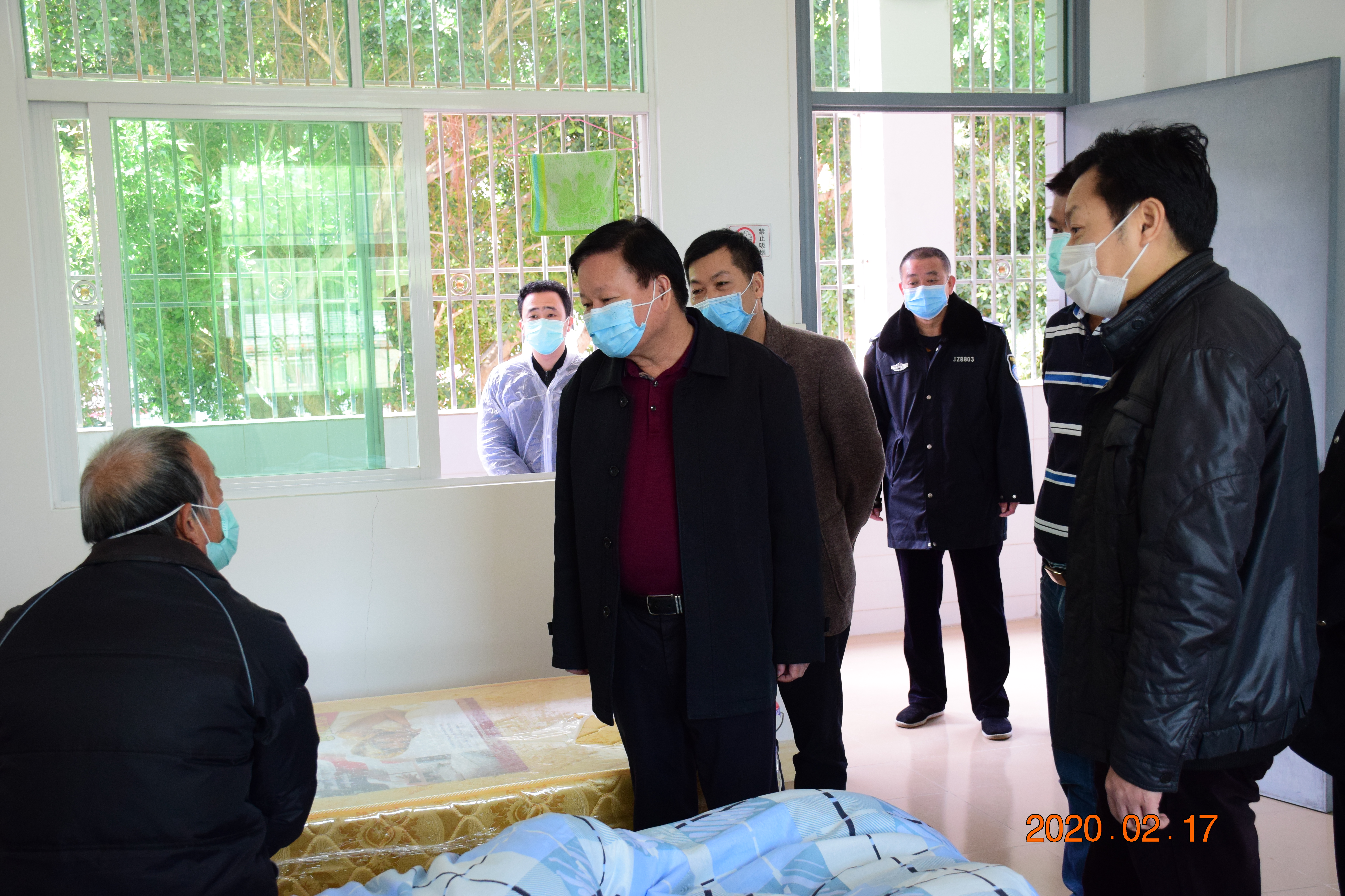 2020年2月17日陈波局长、刘礼泽副局长到市救助站和儿童福利院检查疫情防控工作2.JPG