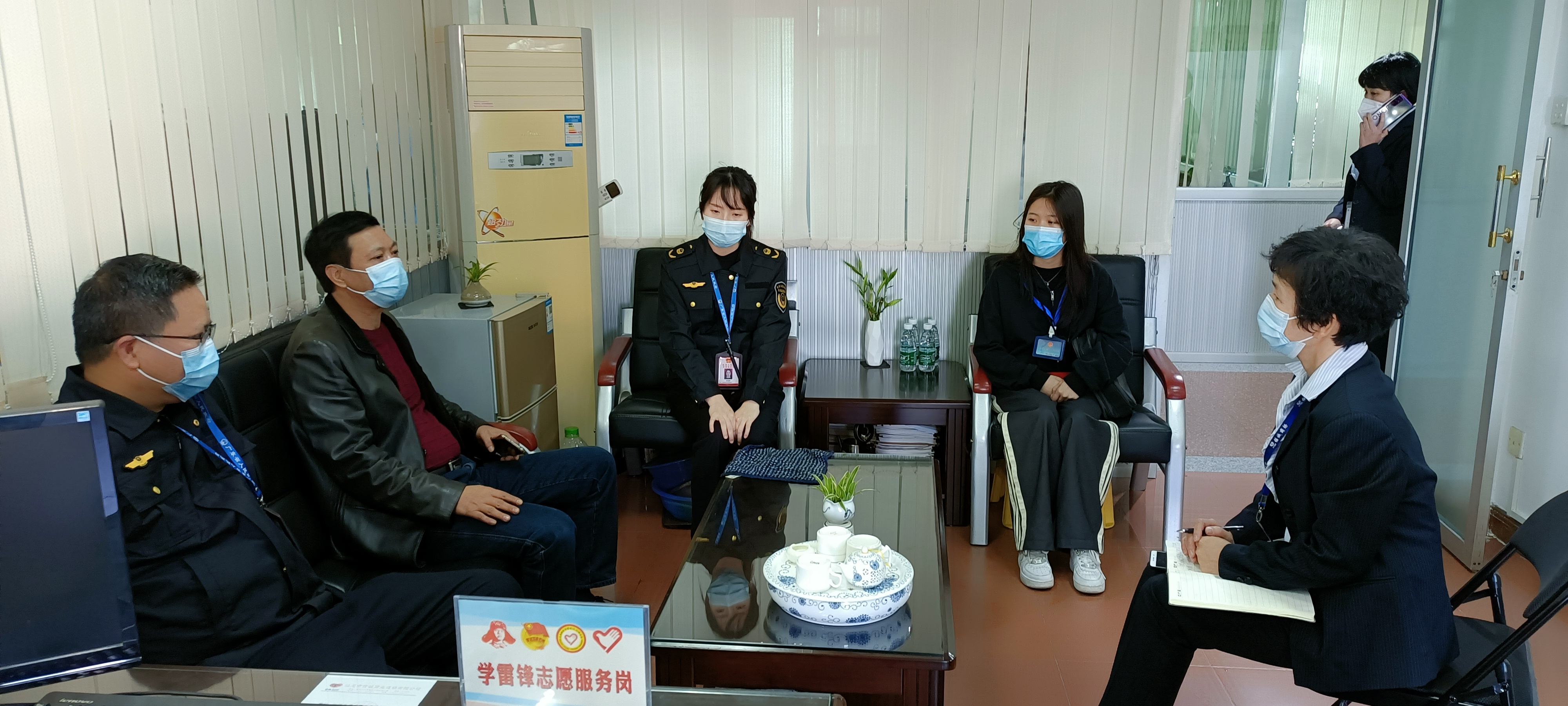 市局化妆品科联合城区局开展专项整治3.jpg