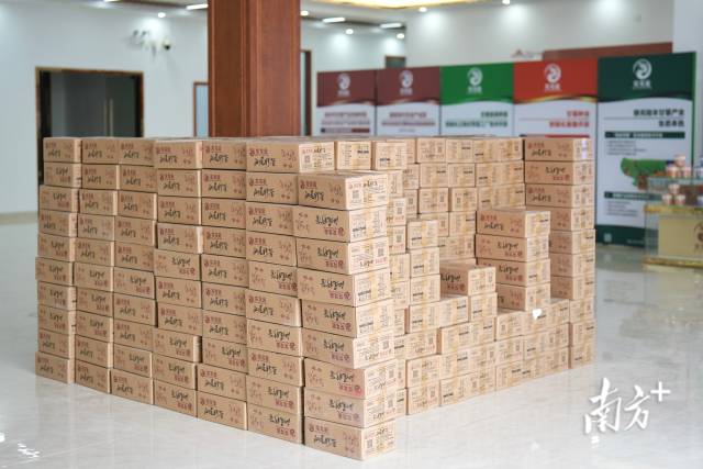 2000箱粉签将送往韶关和清远。