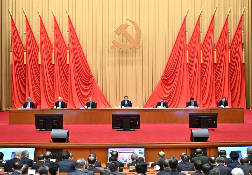 1月6日，中共中央总书记、国家主席、中央军委主席习近平在中国共产党第二十届中央纪律检查委员会第四次全体会议上发表重要讲话。李强、赵乐际、王沪宁、蔡奇、丁薛祥、李希出席会议。