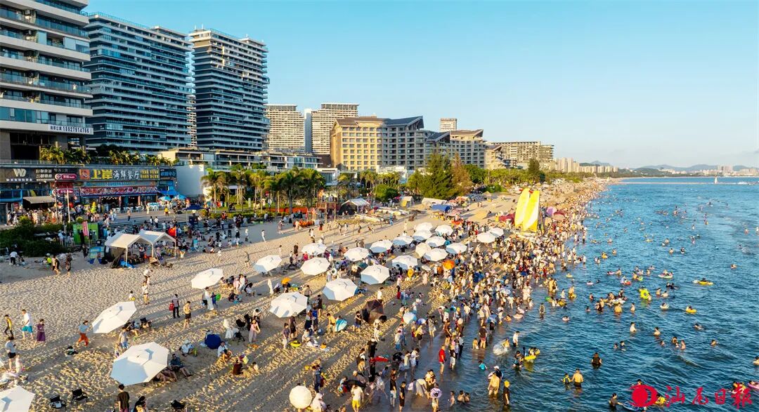 海陆视觉｜双节同庆：汕尾文旅盛宴与市井烟火共绘团圆图景