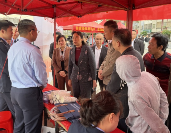 庄红琴副市长深入基层调研督导城乡居民医保参保缴费征收工作