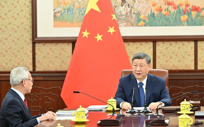 习近平听取岑浩辉述职报告