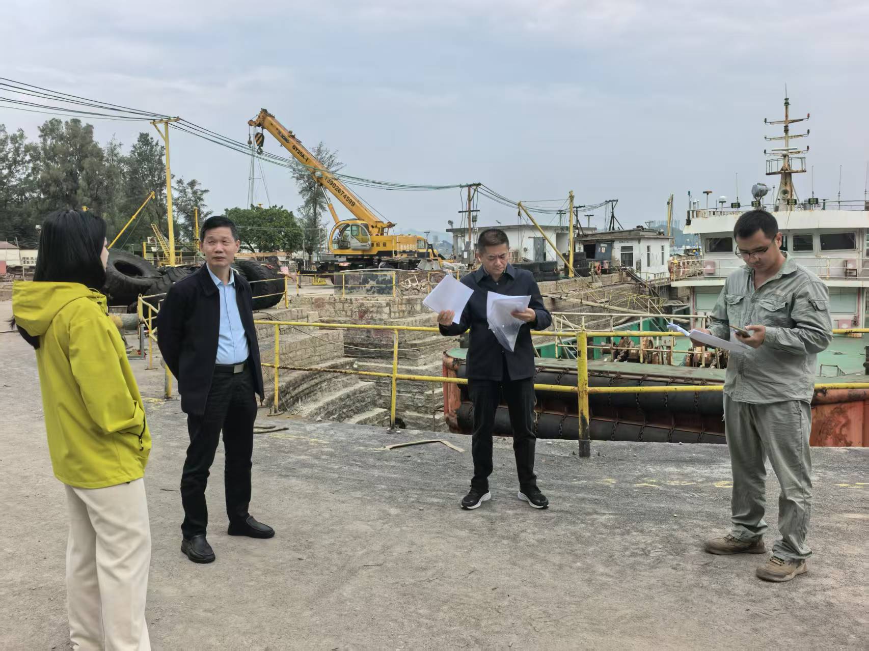 市工信局开展省安委办2025年度安全生产工作现场考核前巡查工作