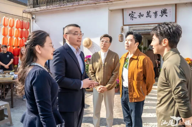 逯峰探班慰问央视《三餐四季》节目创作团队 化身城市品牌形象“首席推介官”为汕尾代言