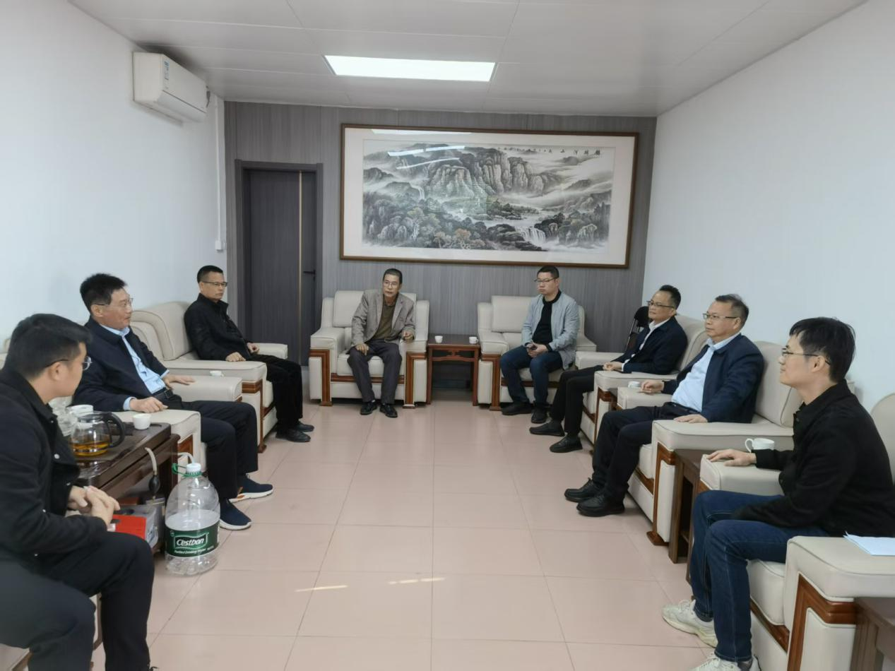 市工信局到陆丰市八万镇开展乡村振兴帮扶慰问