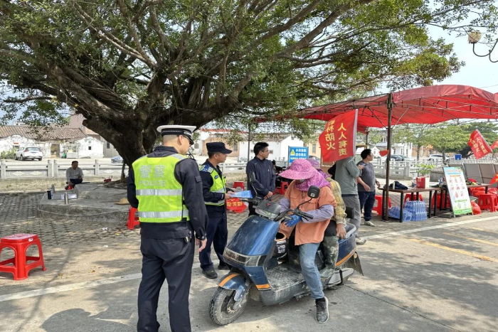 春分祭扫出行忙 交通安全莫要忘