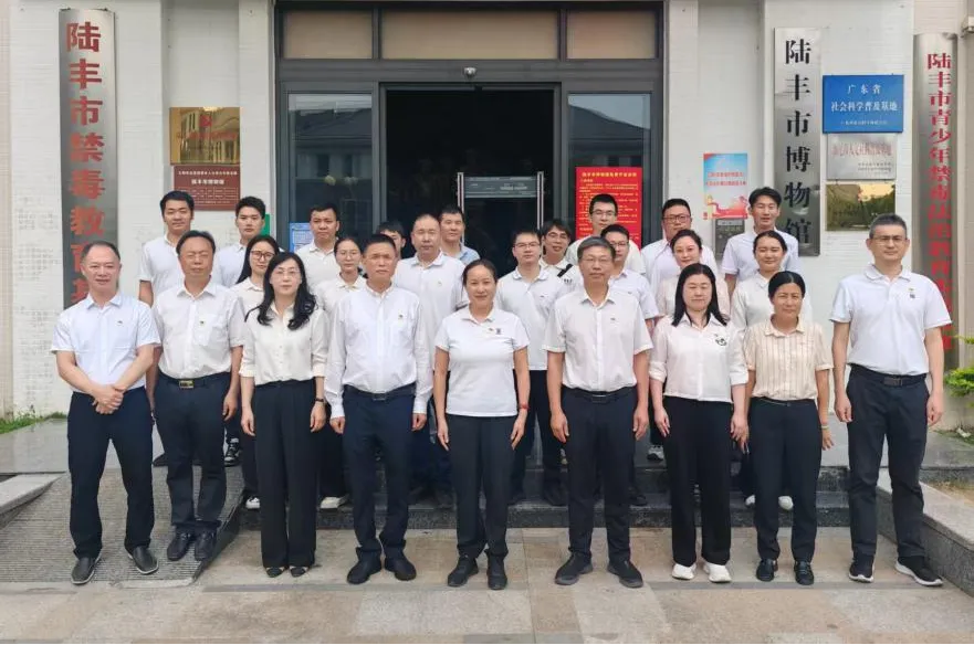 市委社会工作部党支部 市信访局党支部联合开展主题党日暨志愿服务活动