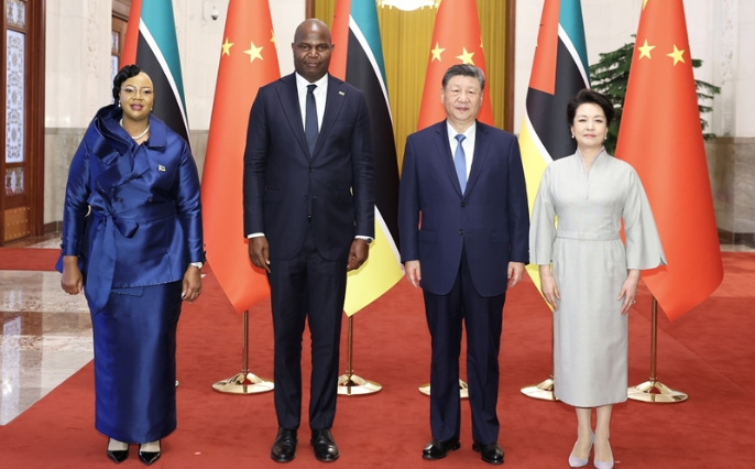 习近平同莫桑比克总统查波会谈