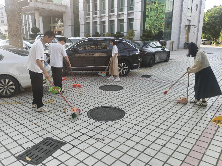 迎国庆 美环境 市水务局开展爱国卫生专项行动 迎国庆 美环境 市水务局开展爱国卫生专项行动