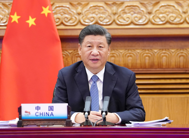 11月21日晚，国家主席习近平在北京以视频方式出席二十国集团领导人第十五次峰会第一阶段会议并发表重要讲话。新华社记者 饶爱民 摄