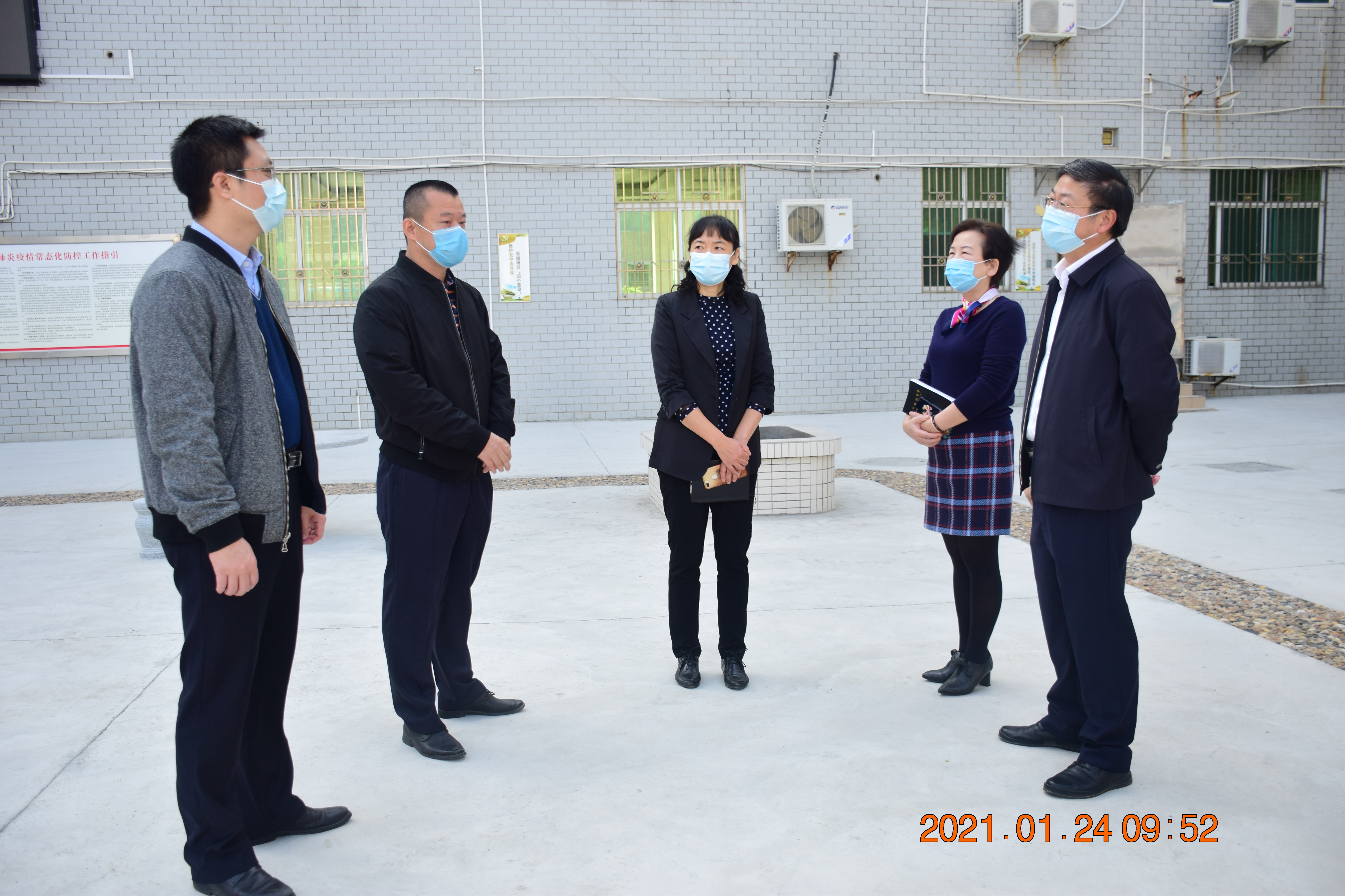 市民政局党组书记庄红琴同志到市救助管理站、市儿童福利院调研2.JPG