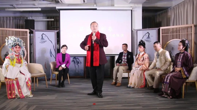 西秦戏国家级代表性传承人、国家一级演员吕维平演唱西秦戏《回窑》选段。