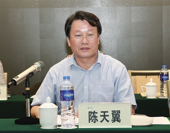 师陈天翼,科技信息处处长廖江陵,协会会长曹大燕,副会长杨仕超,陈泽广