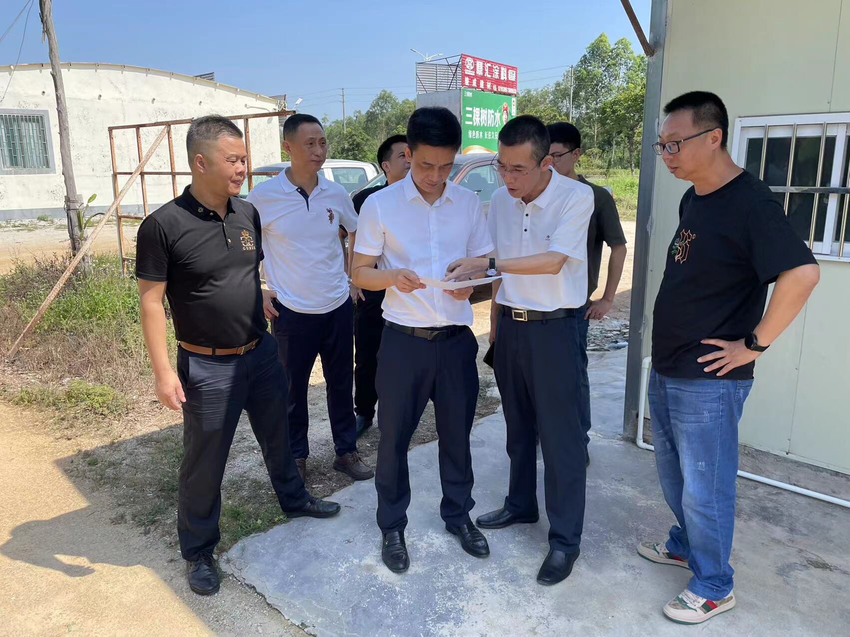 市供销社领导调研陆丰南塘供销农产品综合服务站和华侨冷链物流项目