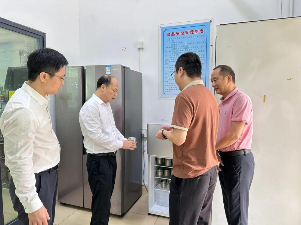 市民政局主要负责同志深入一线督导检查工作_图片新闻_汕尾市民政局