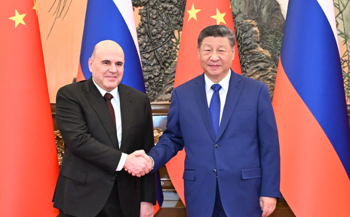 习近平会见俄罗斯总理米舒斯京