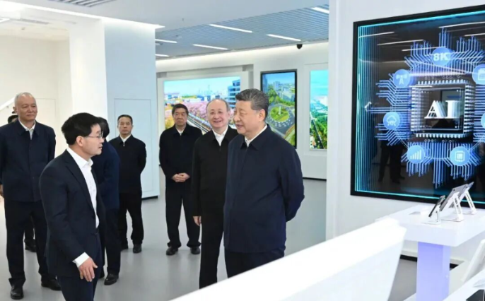 习近平：建设社会主义现代化强国，关键在科技自立自强