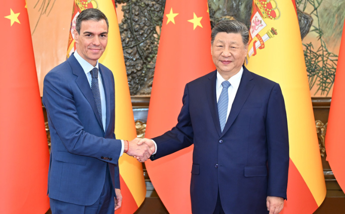 习近平会见西班牙首相桑切斯