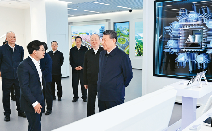 习近平：前瞻布局和发展未来产业