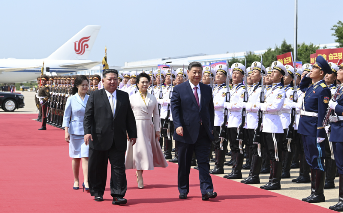 习近平出席金正恩举行的欢送仪式