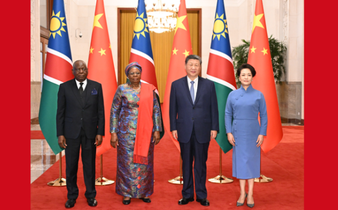 习近平同纳米比亚总统恩代特瓦会谈
