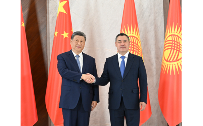 习近平会见蒙古国总统呼日勒苏赫