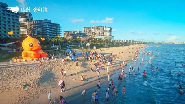 “双节”期间，保利金町湾举办了大型七里海生活节。